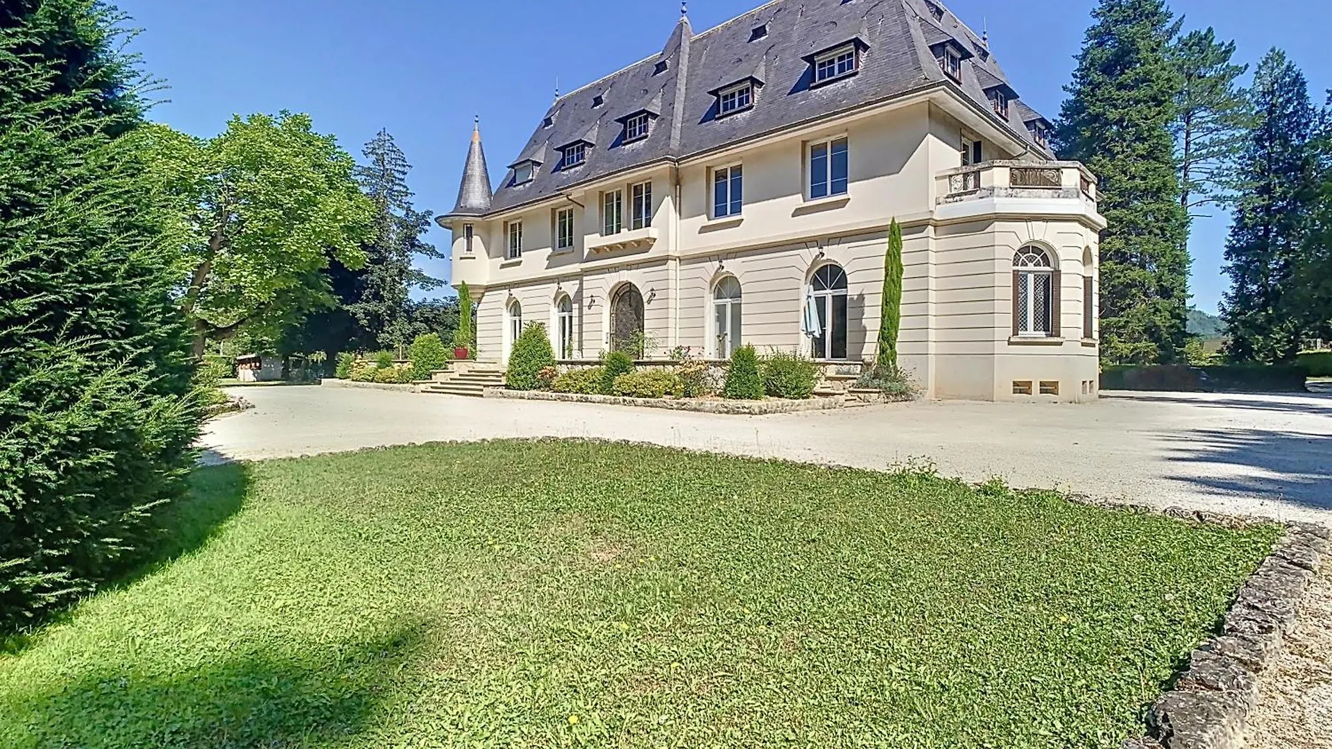 Villa Bagatelle Saint-Laurent-du-Pont France